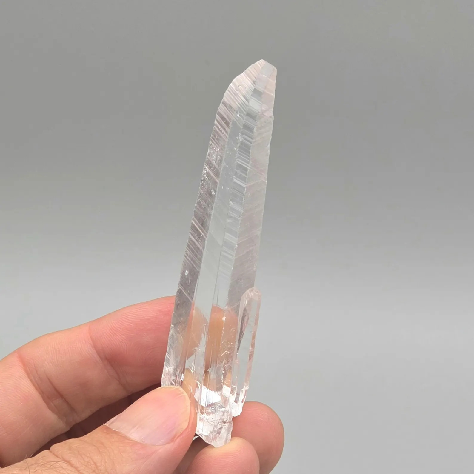 Nifontovite – Exceptional Gem-Clear Elongated Prismatic Crystal