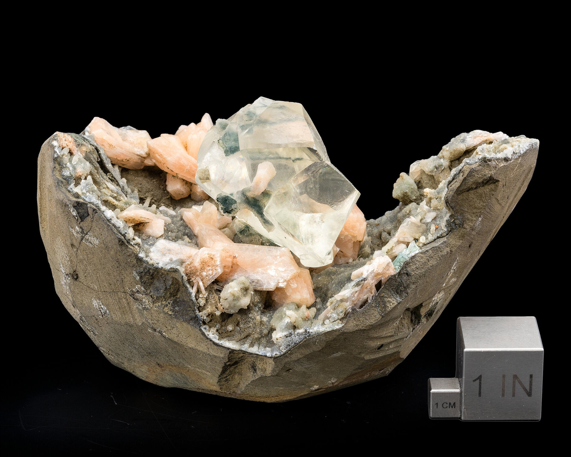 Calcite with Stilbite on Quartz – Glassy Transparent Calcite Crystal in Zeolite Matrix