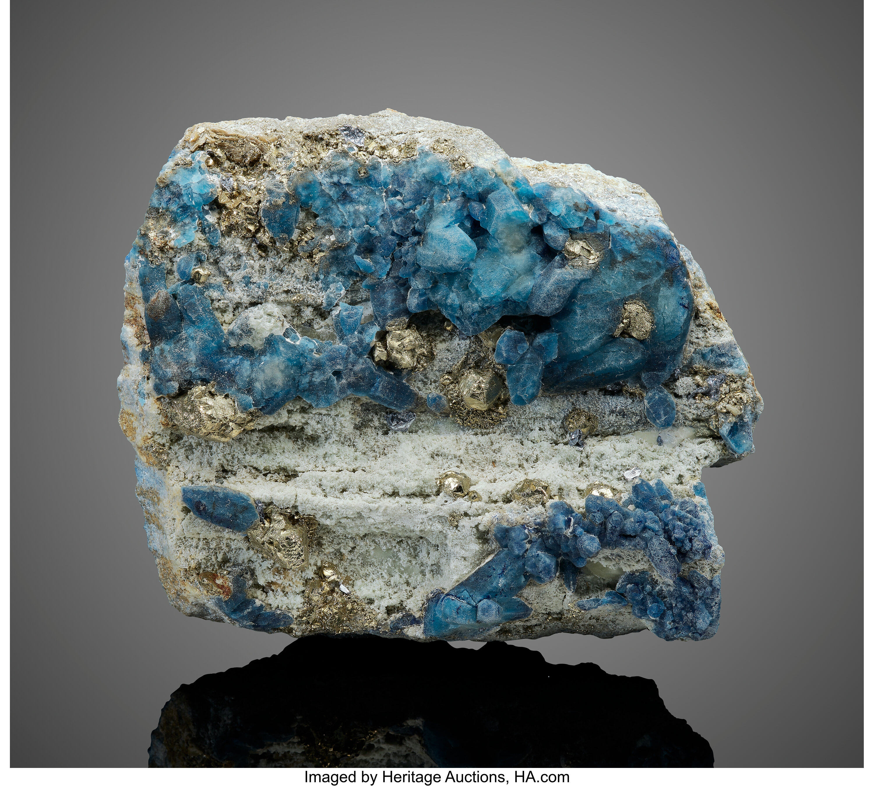 Haüyne with Pyrite