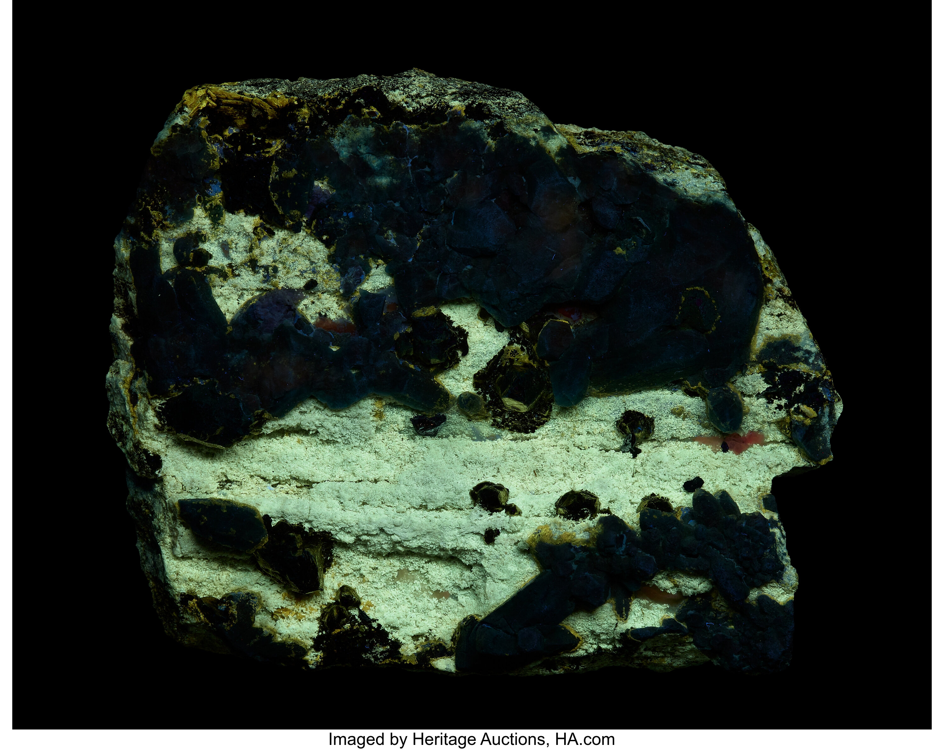 Haüyne with Pyrite